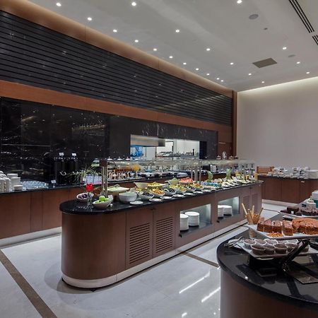 Hotel Doubletree By Hilton Istanbul Umraniye Extérieur photo The lounge at the airport