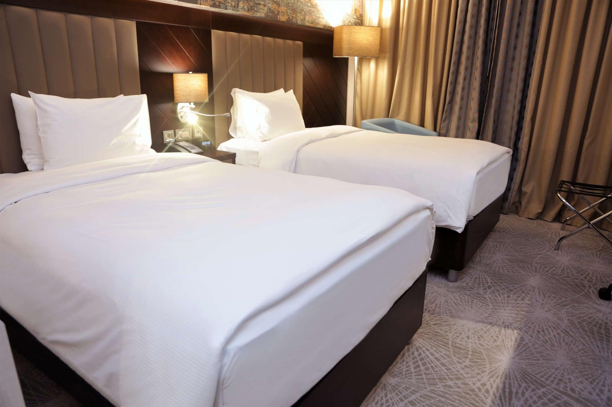 Hotel Doubletree By Hilton Istanbul Umraniye Extérieur photo A room at the hotel