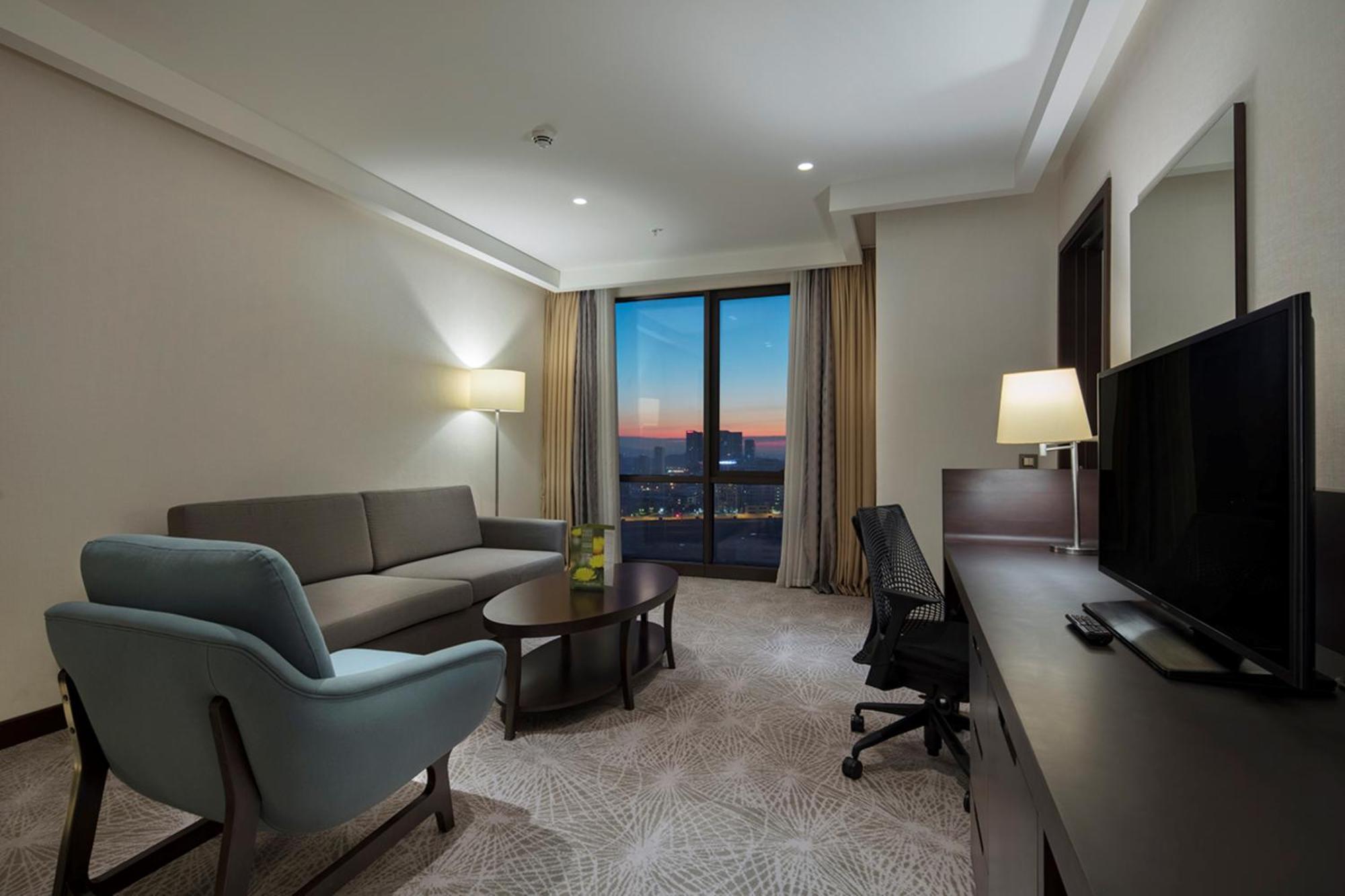Hotel Doubletree By Hilton Istanbul Umraniye Chambre photo