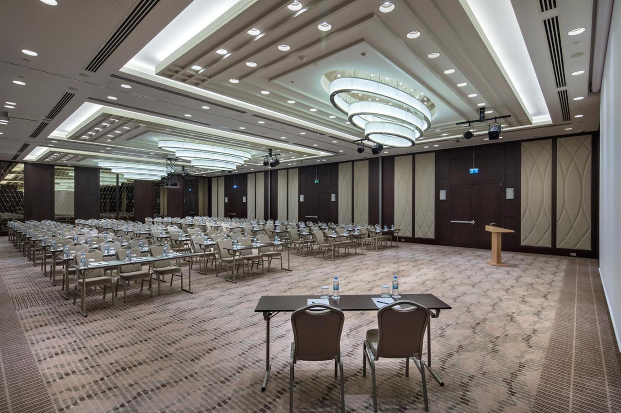 Hotel Doubletree By Hilton Istanbul Umraniye Extérieur photo The ballroom