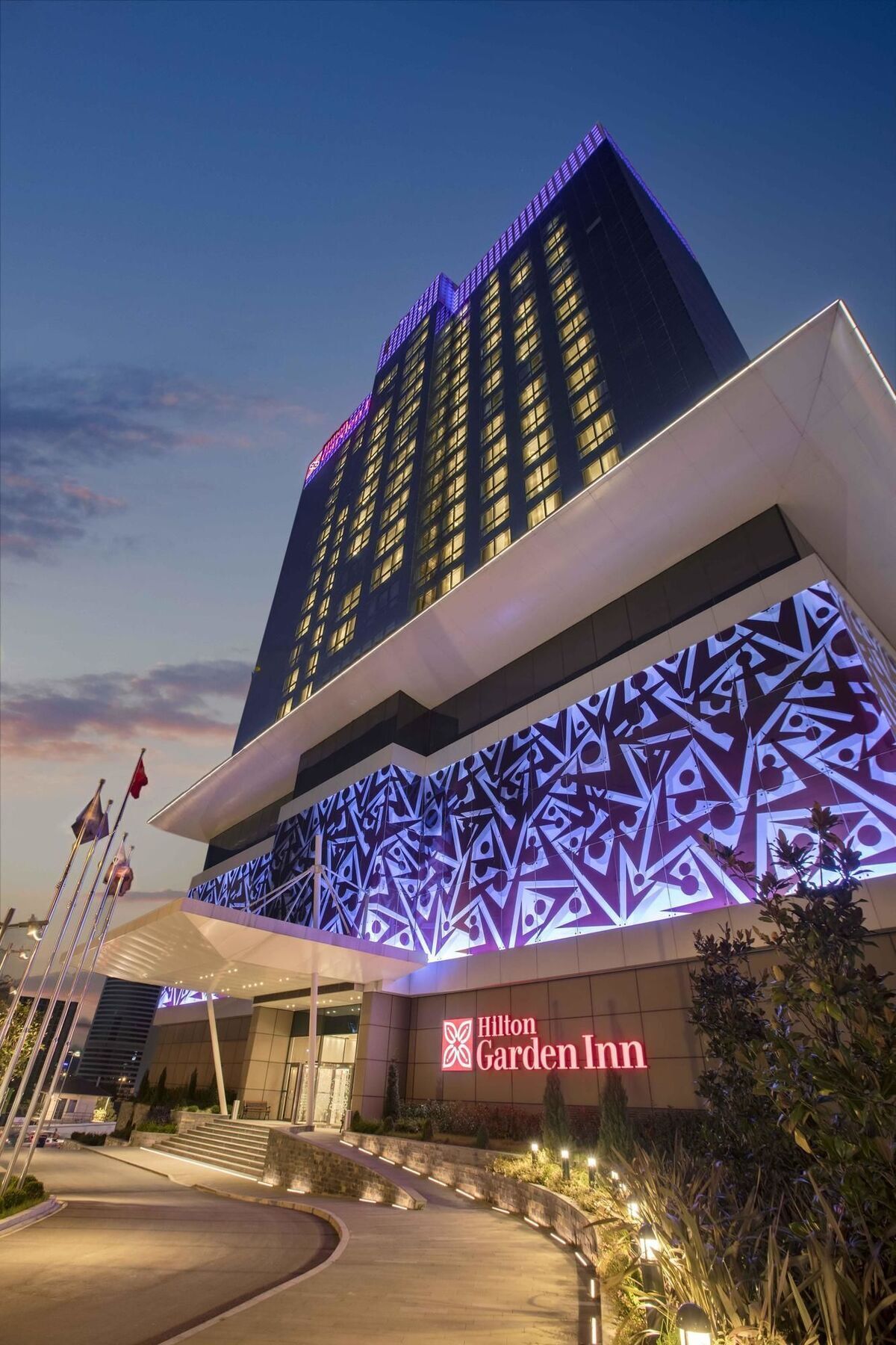 Hotel Doubletree By Hilton Istanbul Umraniye Extérieur photo The hotel's facade